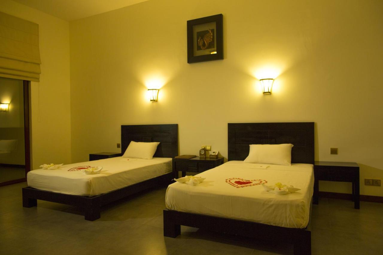 Grand Tamarind Lake Kataragama Habitación foto