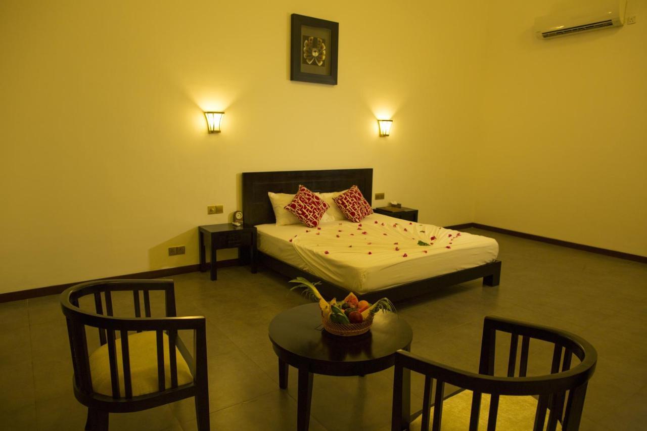 Grand Tamarind Lake Kataragama Habitación foto