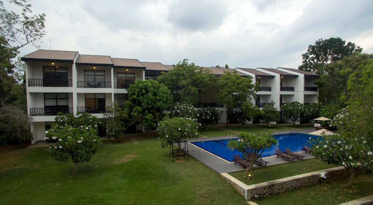 Grand Tamarind Lake Kataragama Exterior foto